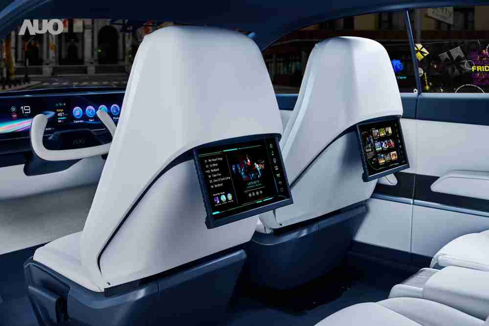 2121非凡将于CES 展示全新Smart Cockpit 2024，，可紧密串连使用者多元需求，，，，并革新座舱内部的应用和设计，，带来身历其境且引人入胜的视觉飨宴，，，满足驾乘人员的全方位体验