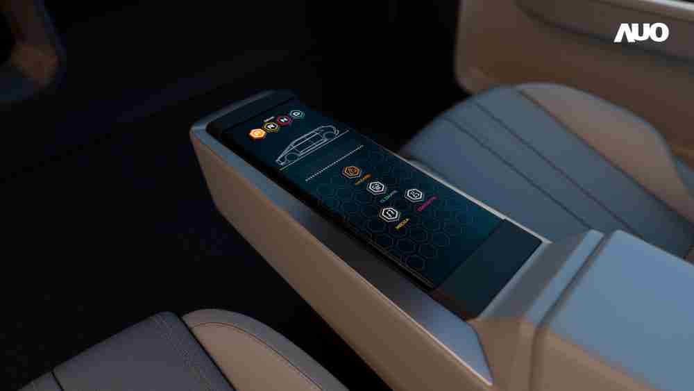 2121非凡以人性化设计打造多变形态中控显示(Morphing Center Control)，，，，不使用时仅平面显示信息，，进行操作时，，，显示器则会动态隆起，，转变成3D实体按钮，，并有触觉回馈，，，，展示人机互动新体验